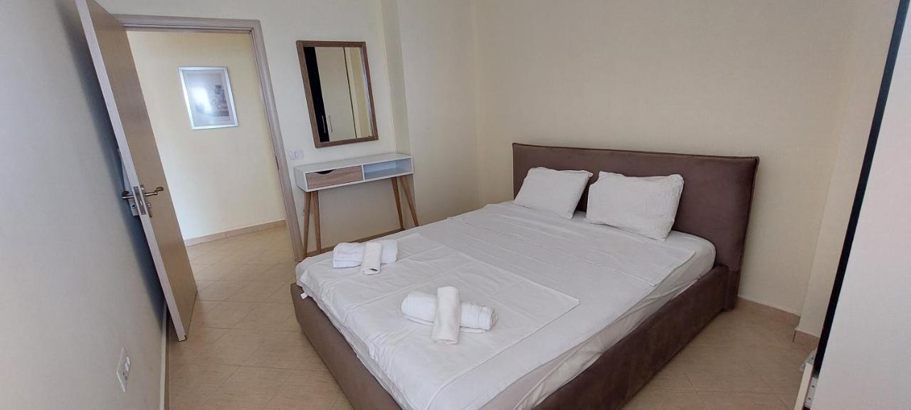Kledia'S Apartment Durres Exterior photo