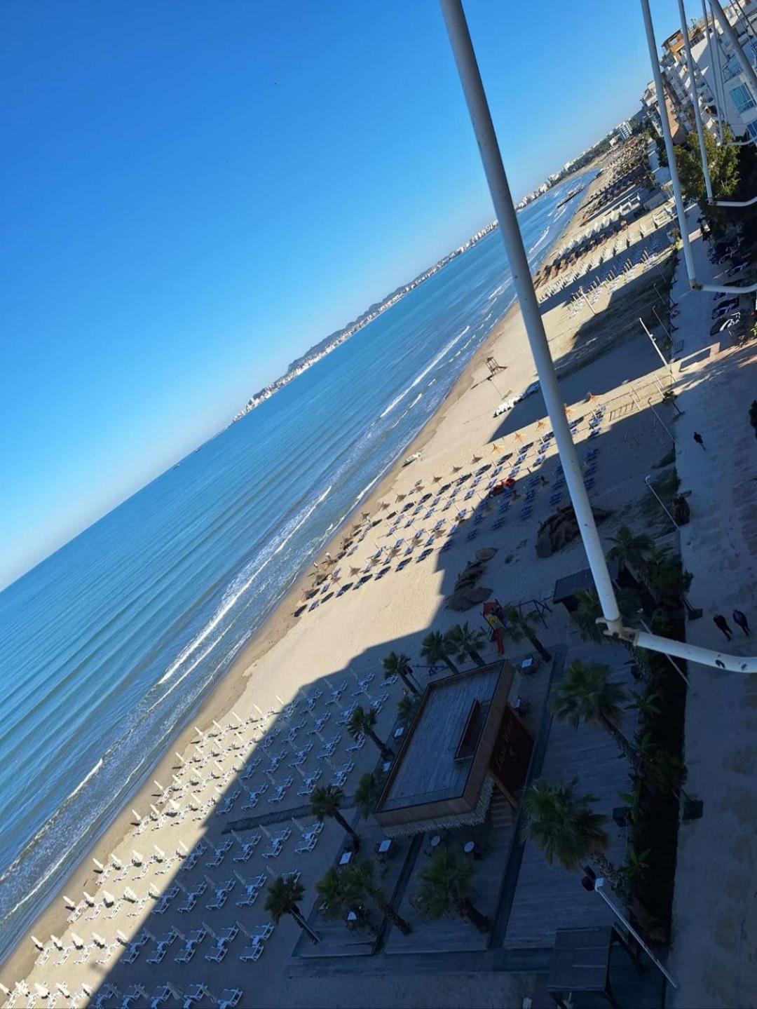 Kledia'S Apartment Durres Exterior photo